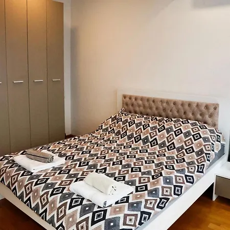 Luca's Urban Apartment *